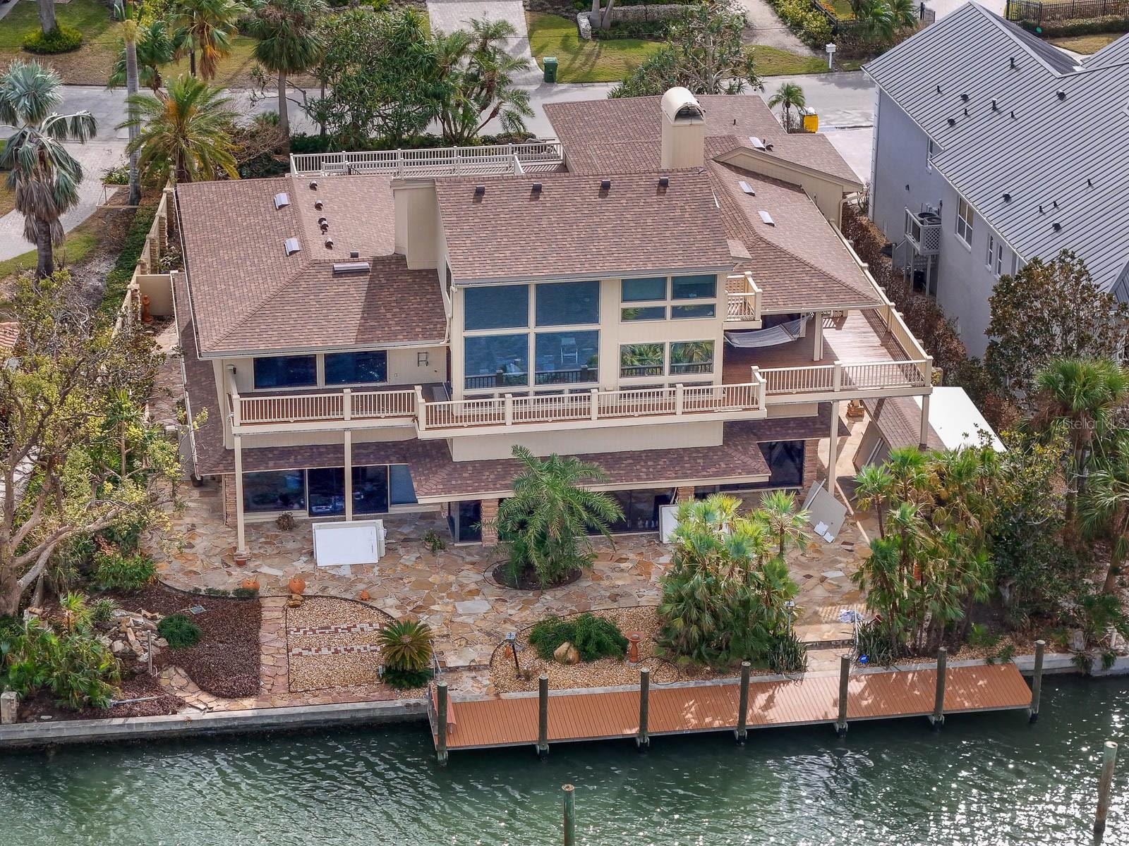 1348 Harbor Dr Property Photo 3
