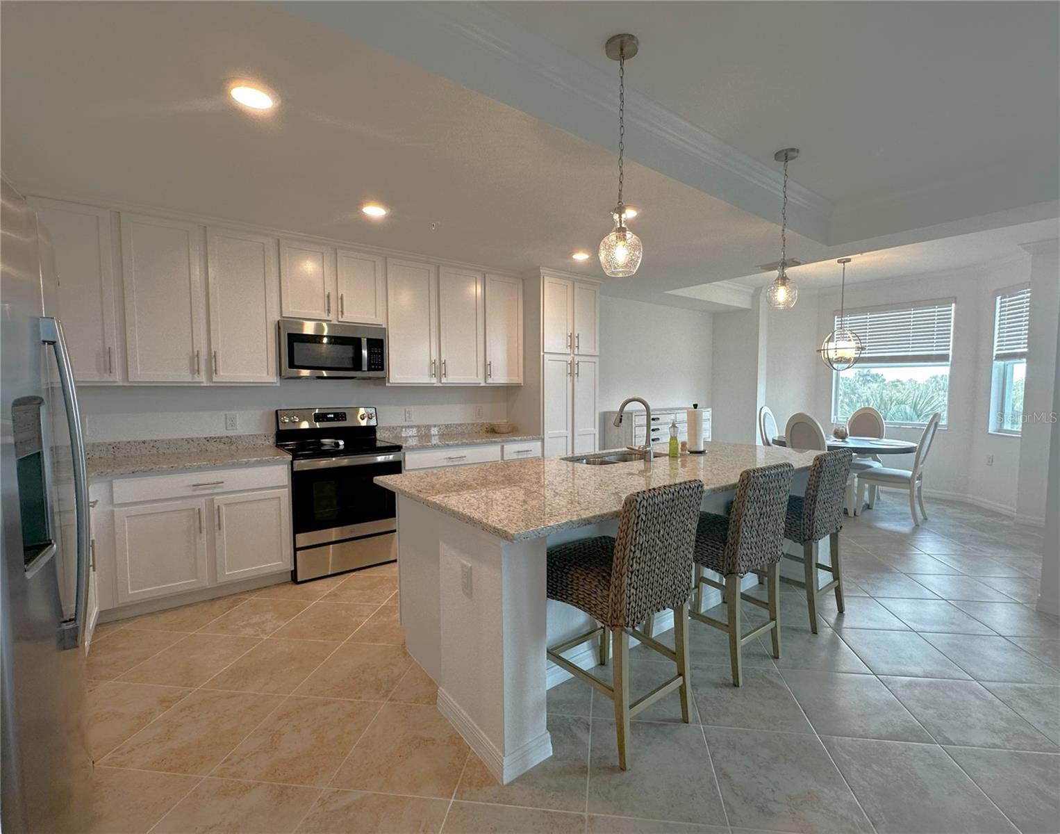 14041 Heritage Landing Blvd #627 Property Photo 4