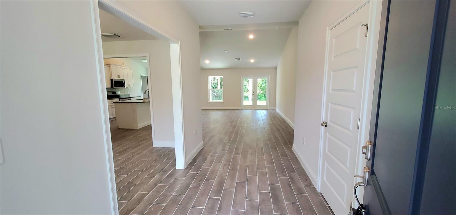 27505 Deep Creek Blvd Property Photo 2
