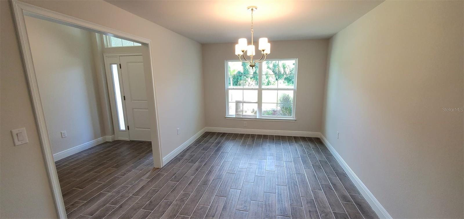 27505 Deep Creek Blvd Property Photo 3