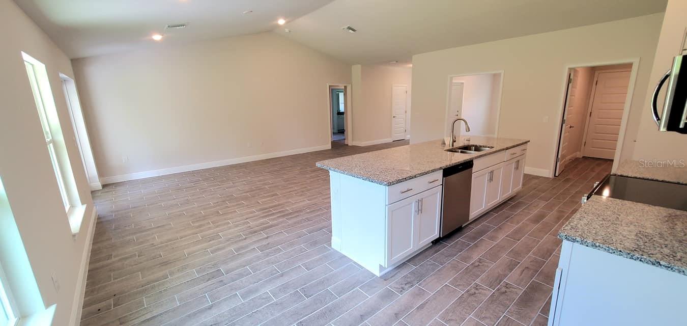 27505 Deep Creek Blvd Property Photo 6