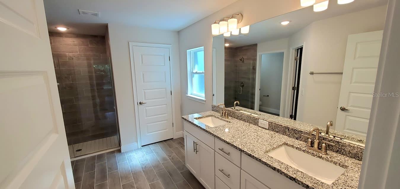 27505 Deep Creek Blvd Property Photo 8