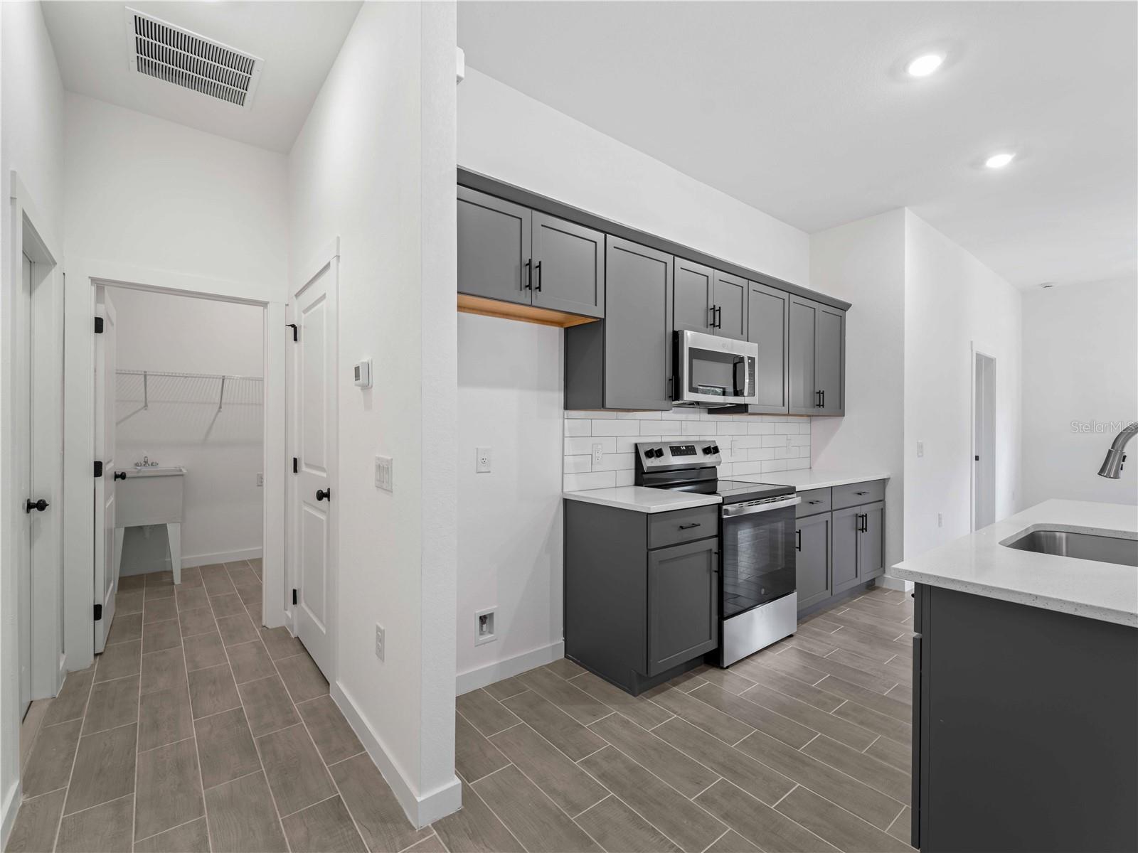 4081 Felhorn St Property Photo 34