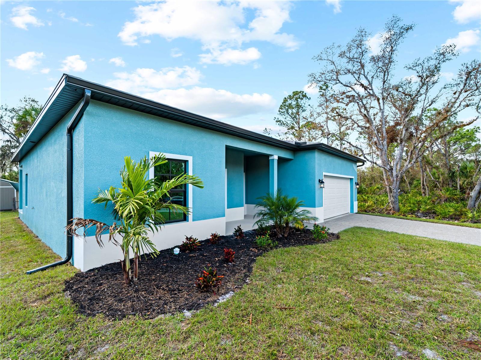 1417 Longson St Property Photo 4