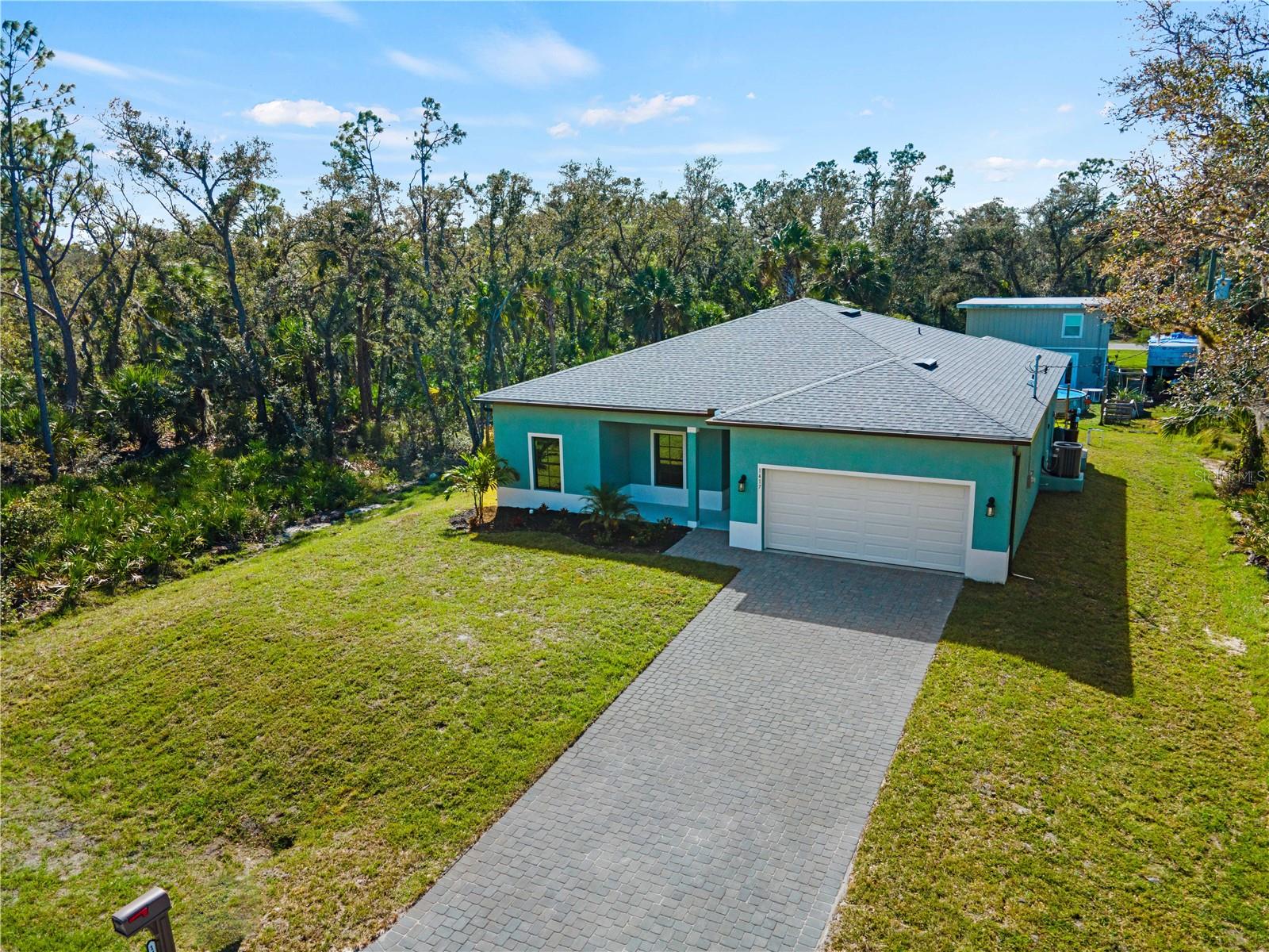 1417 Longson St Property Photo 6