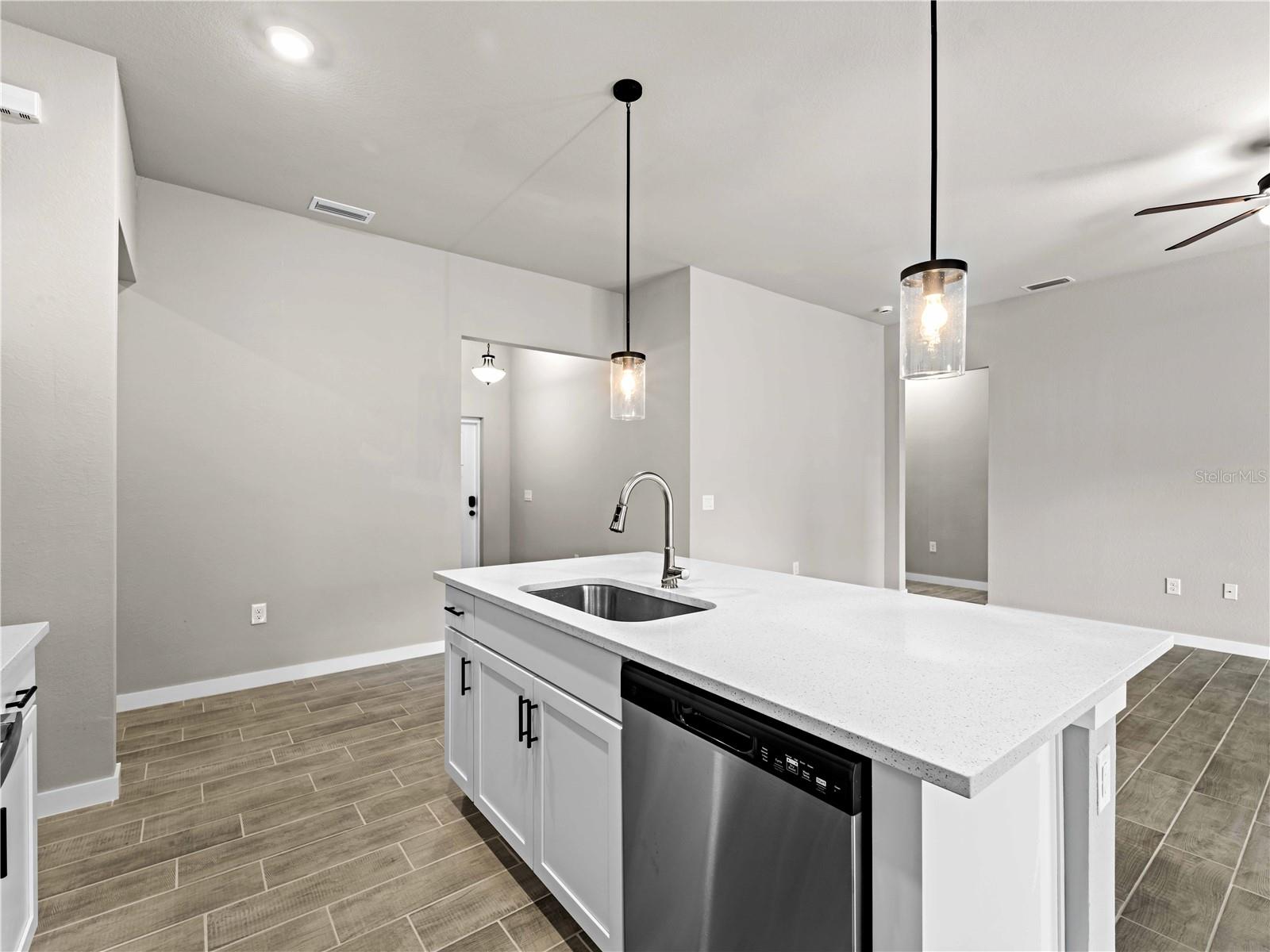 1417 Longson St Property Photo 31