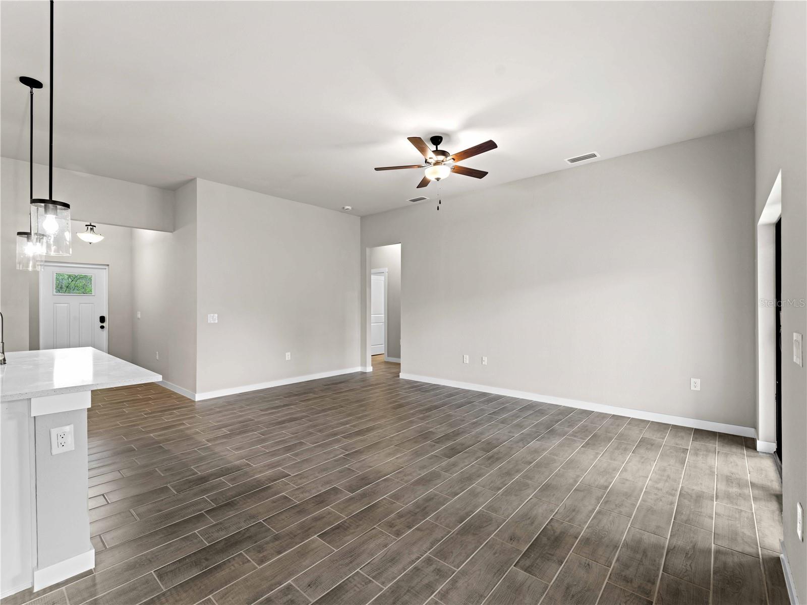 1417 Longson St Property Photo 34