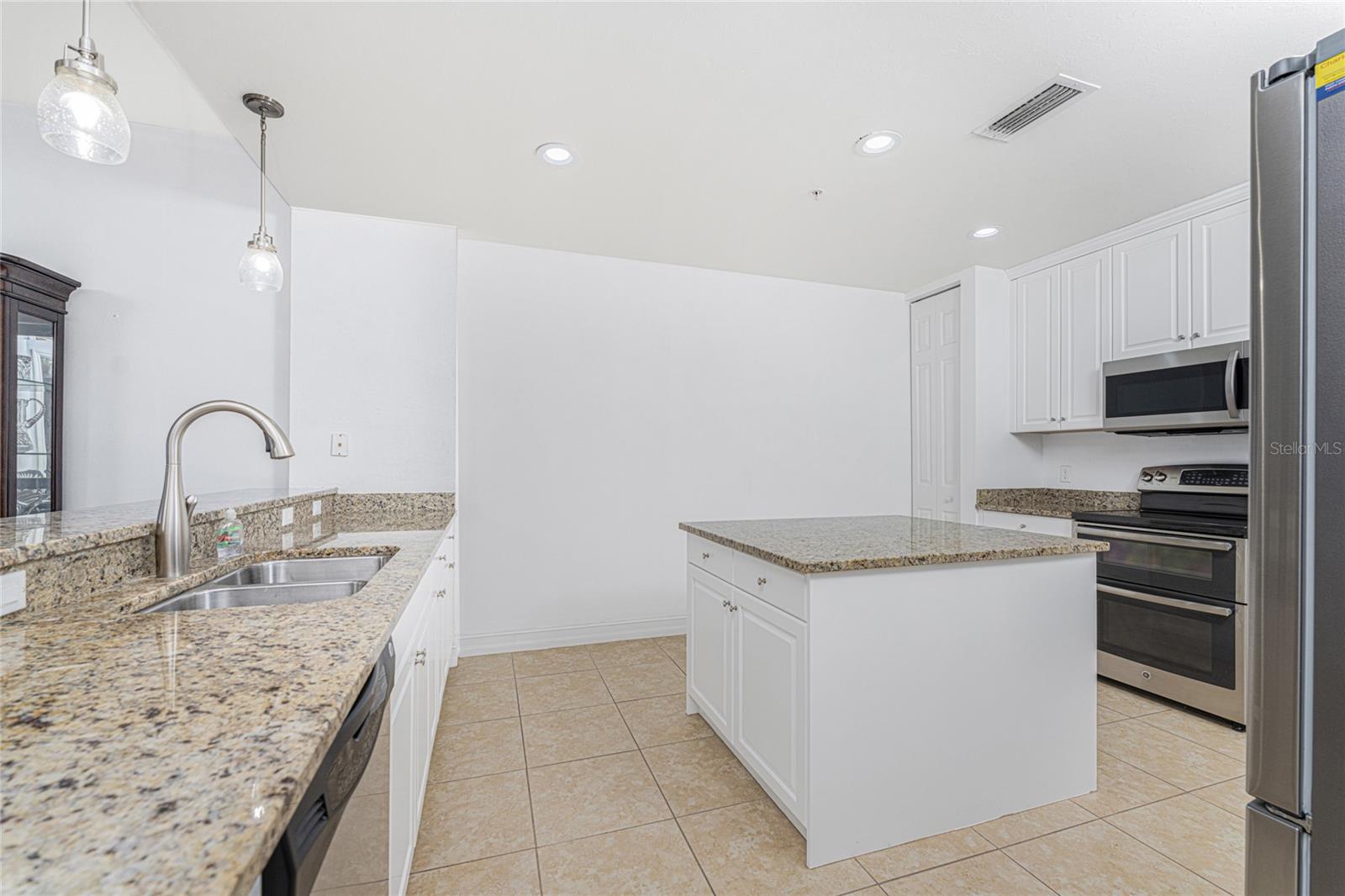85 Vivante Blvd #8534 Property Photo 24