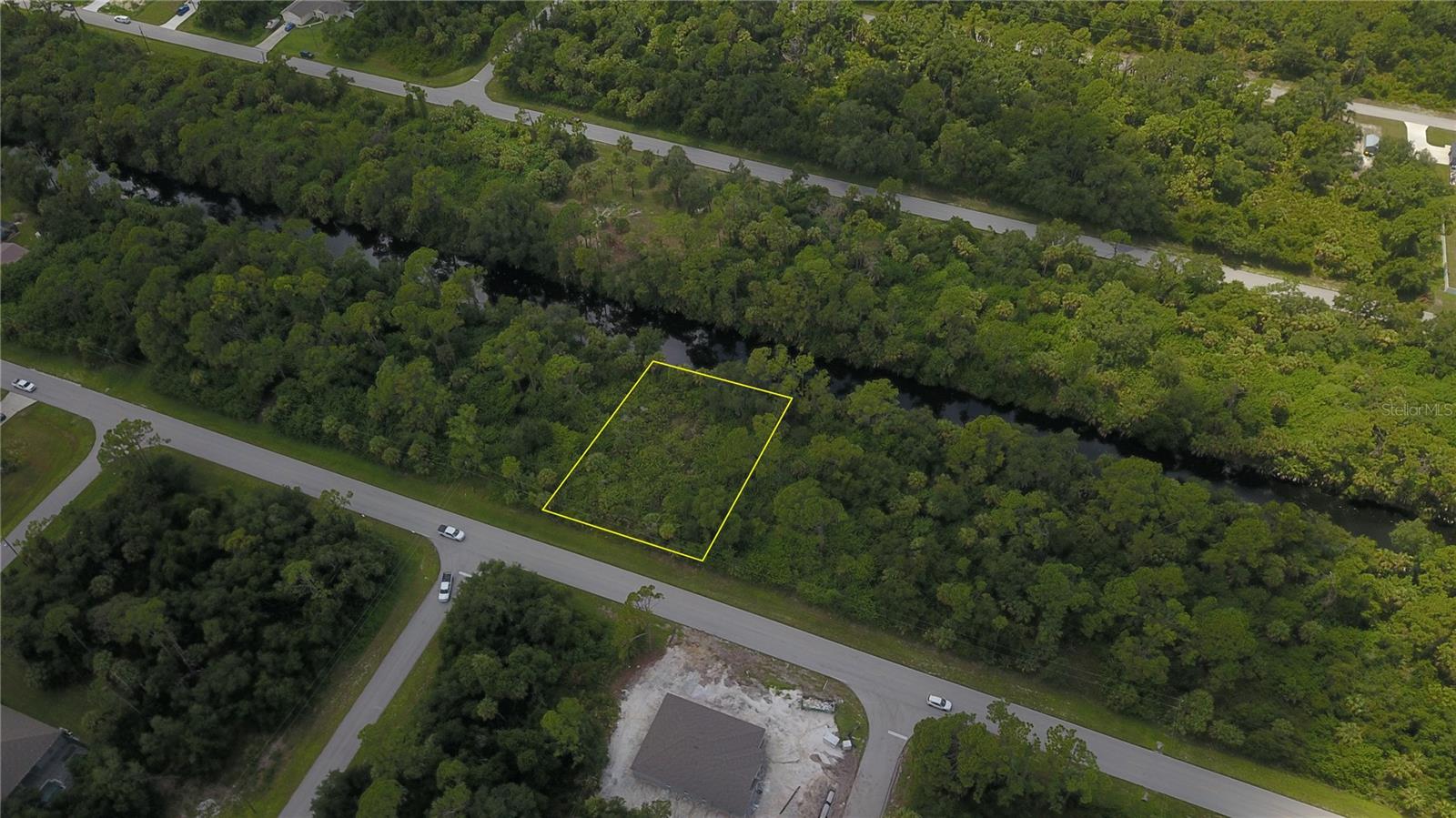111 Ravenswood Blvd Property Photo 2