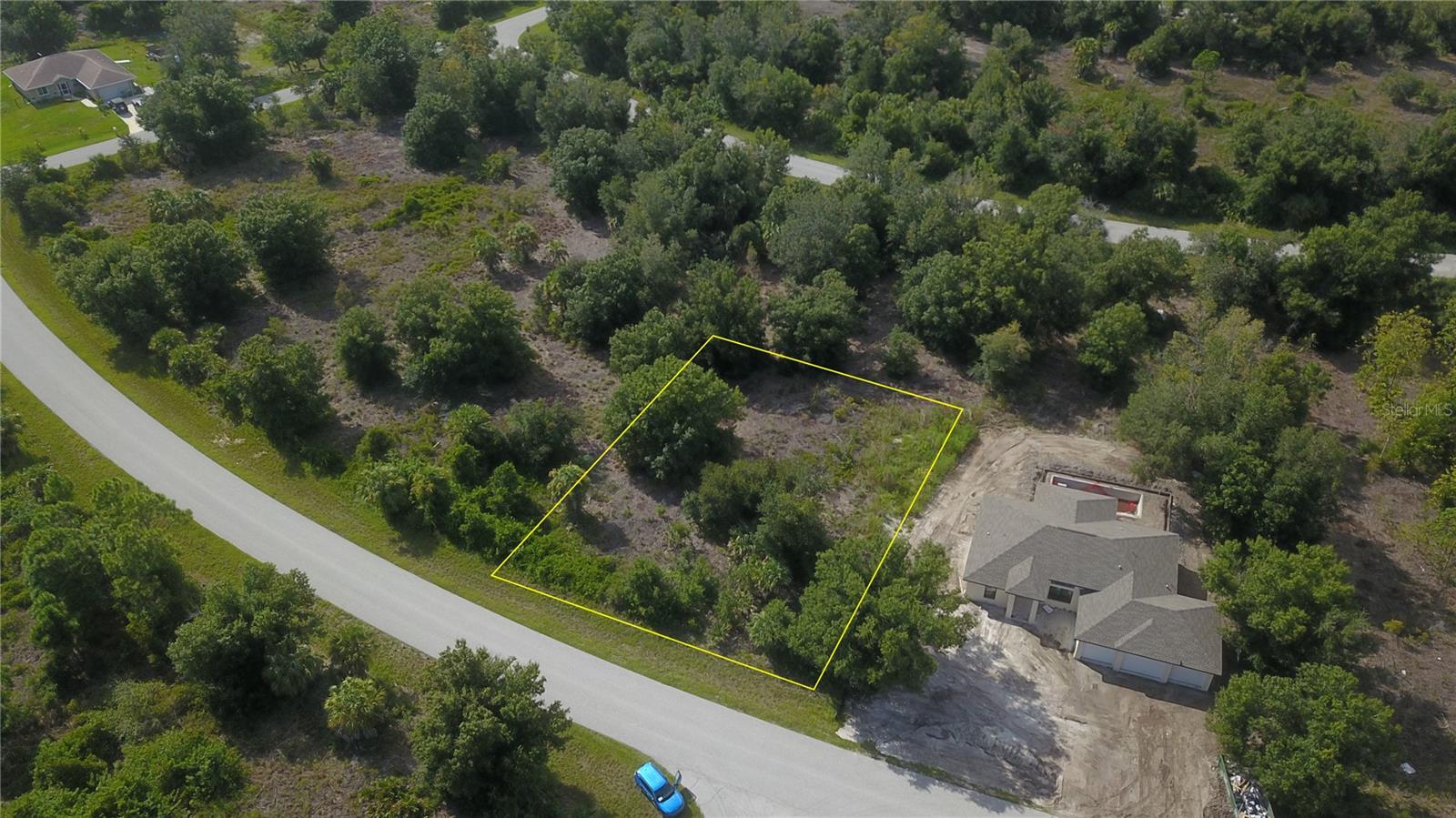 7235 PINEDALE DR Property Photo 1