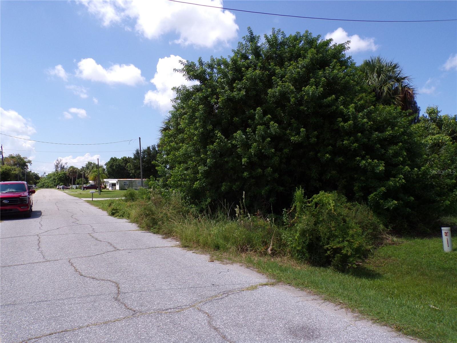 2423 Sunshine Blvd Property Photo 7