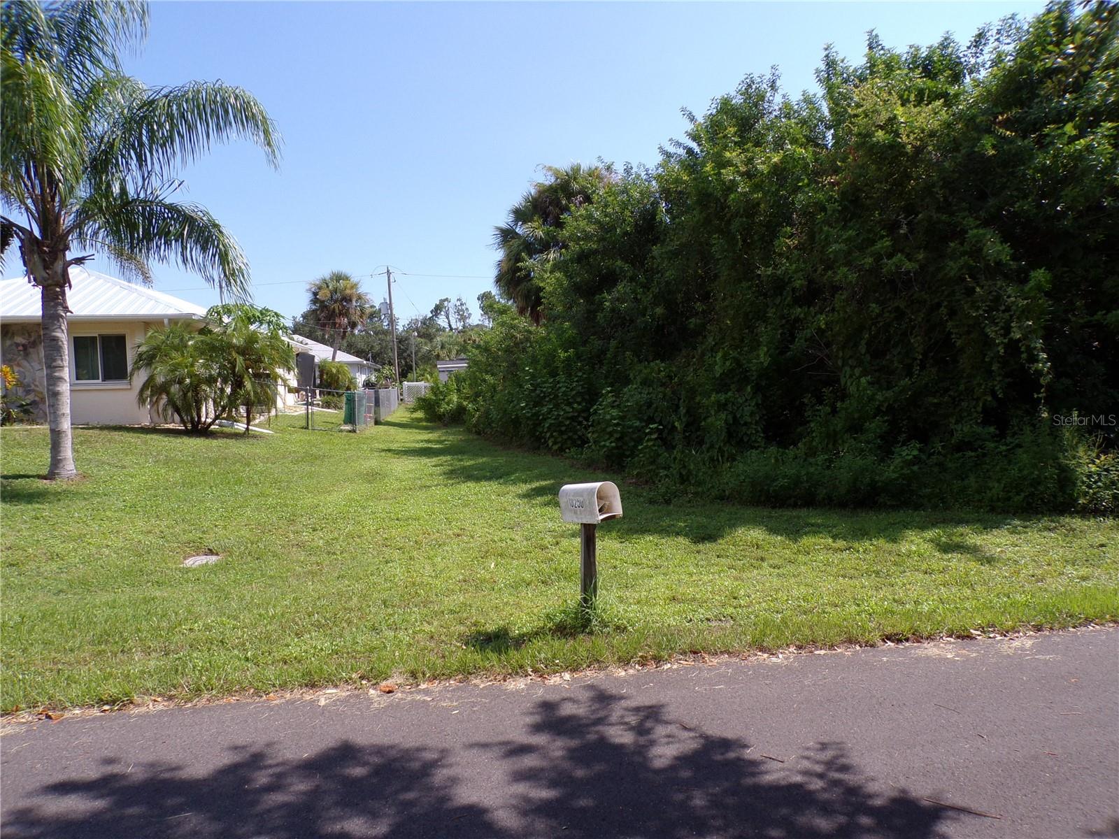 18249 Eblis Ave Property Photo 2