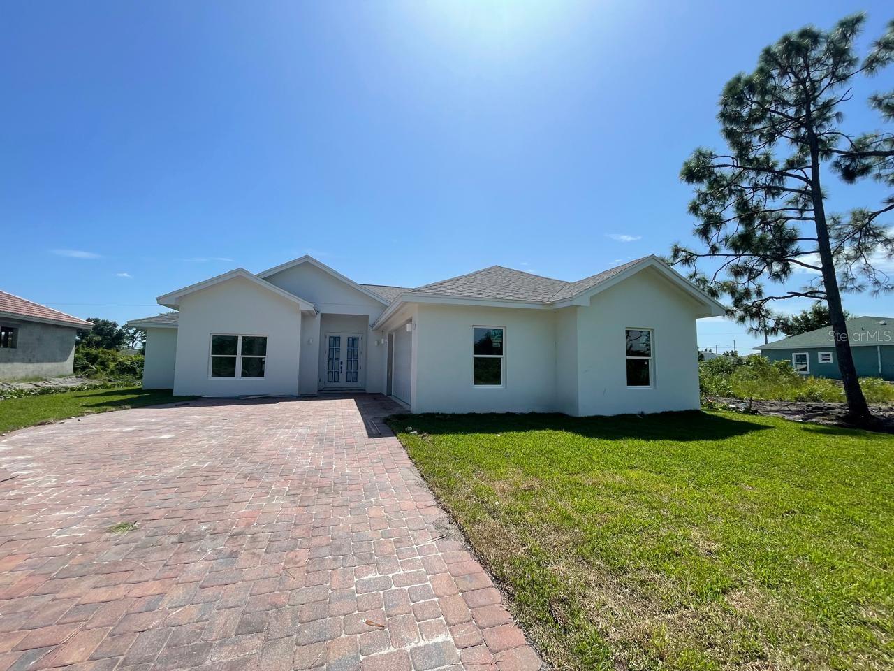 82 Kenly St Property Photo