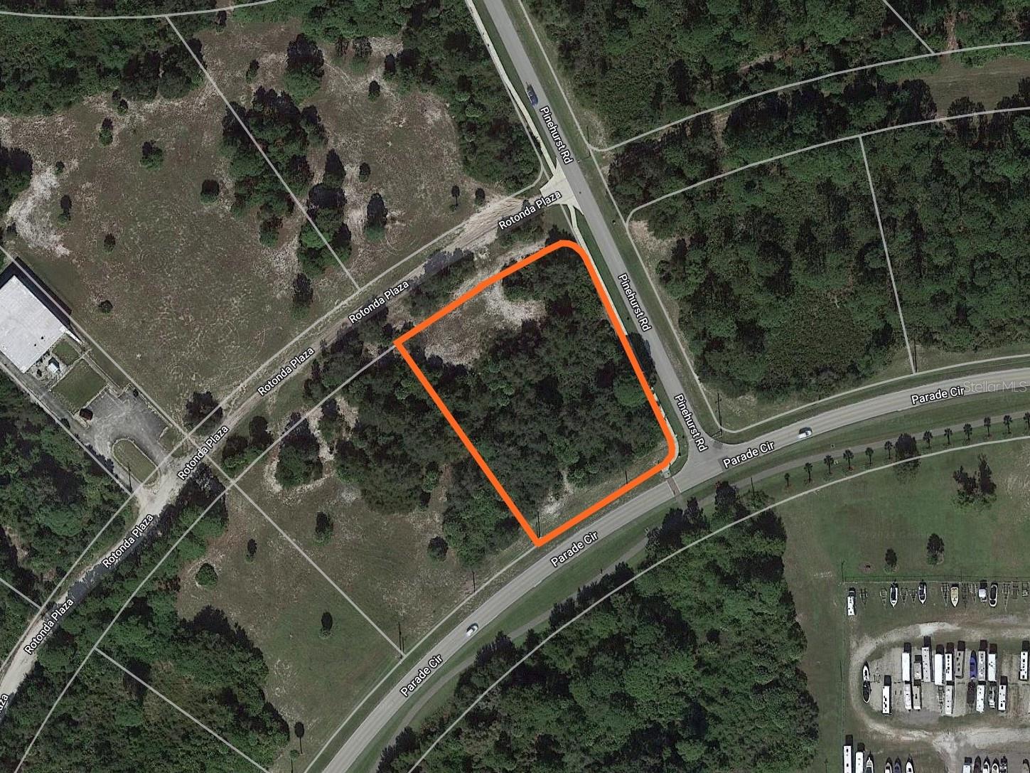 95 Parade Cir Property Photo