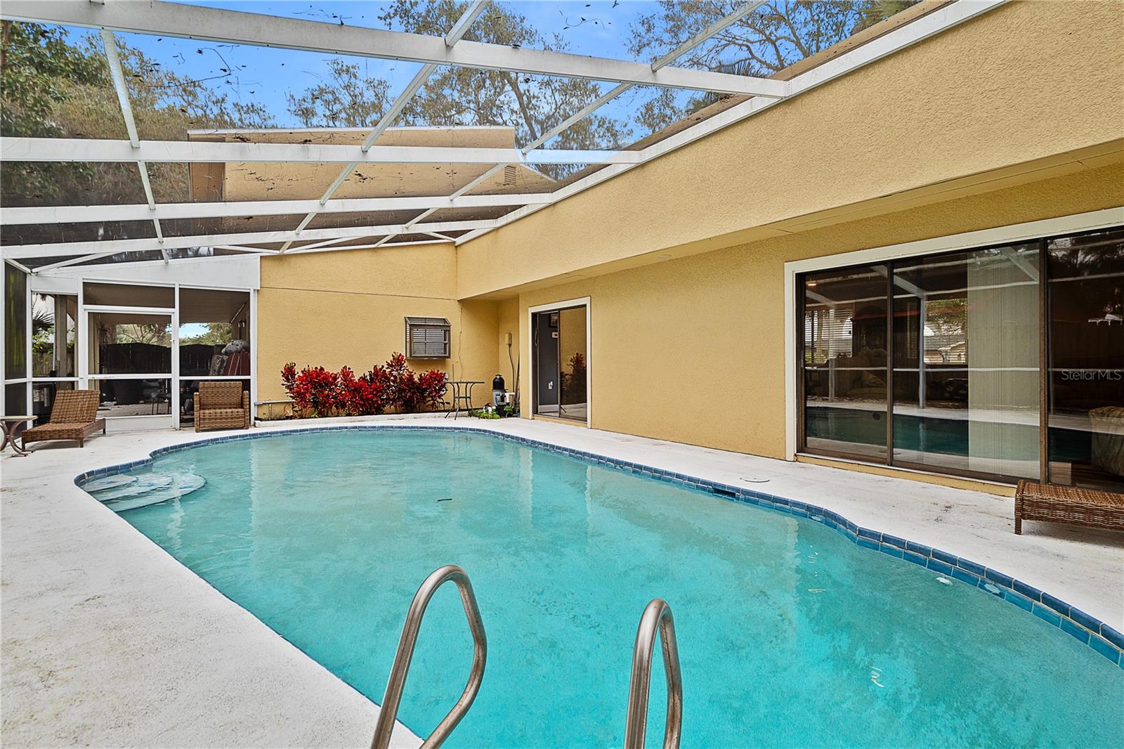 100 Palm Dr Property Photo 3