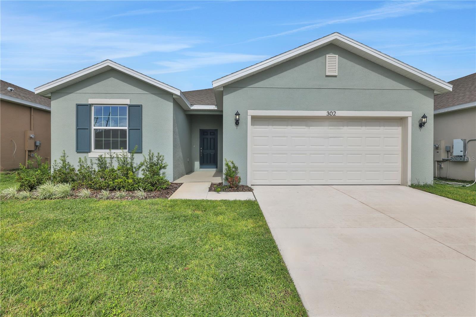 302 Bottle Brush Dr Property Photo 1