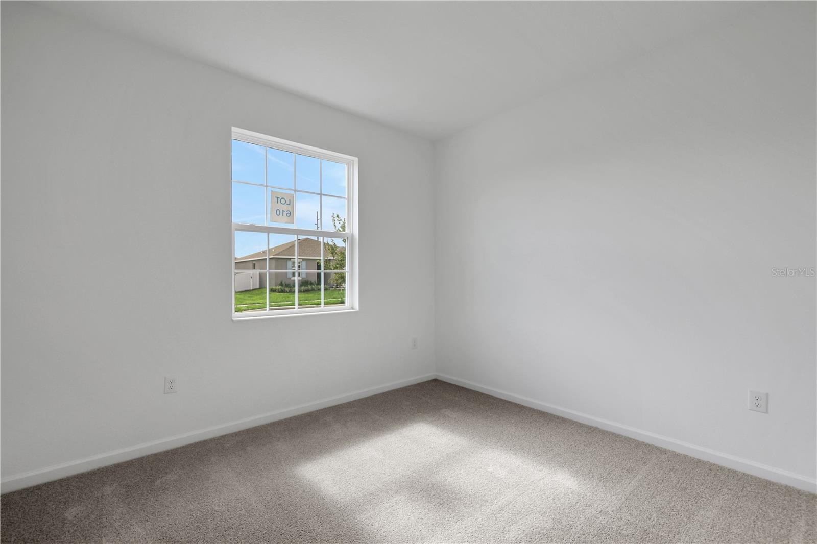 302 Bottle Brush Dr Property Photo 6
