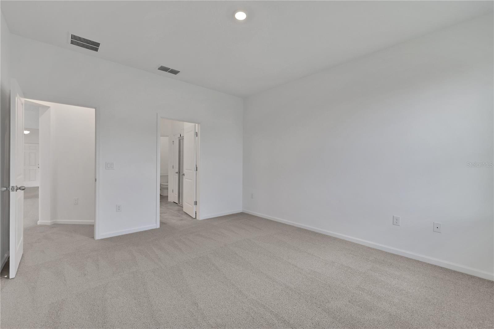302 Bottle Brush Dr Property Photo 11