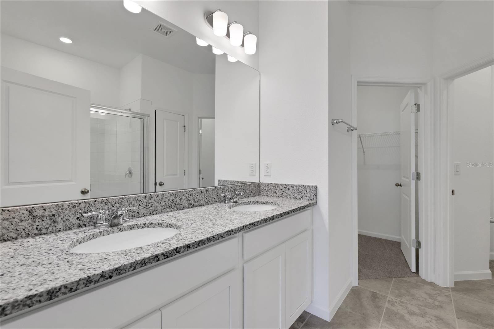 302 Bottle Brush Dr Property Photo 12