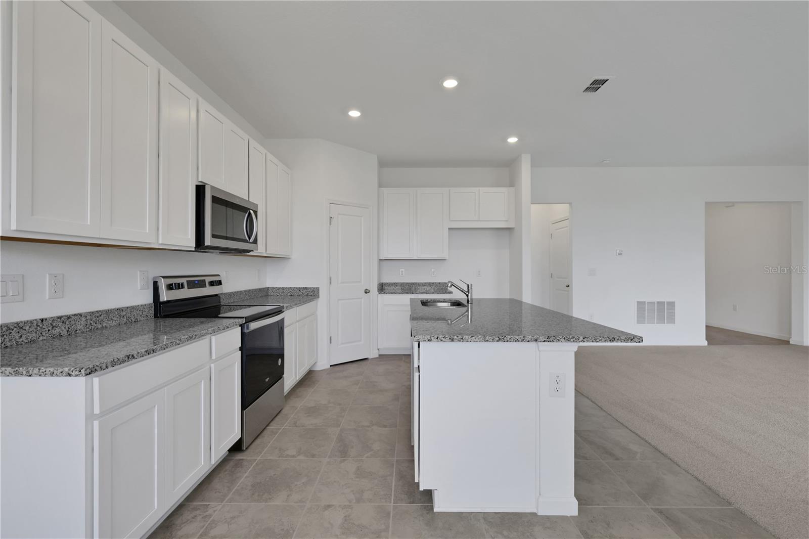 302 Bottle Brush Dr Property Photo 19