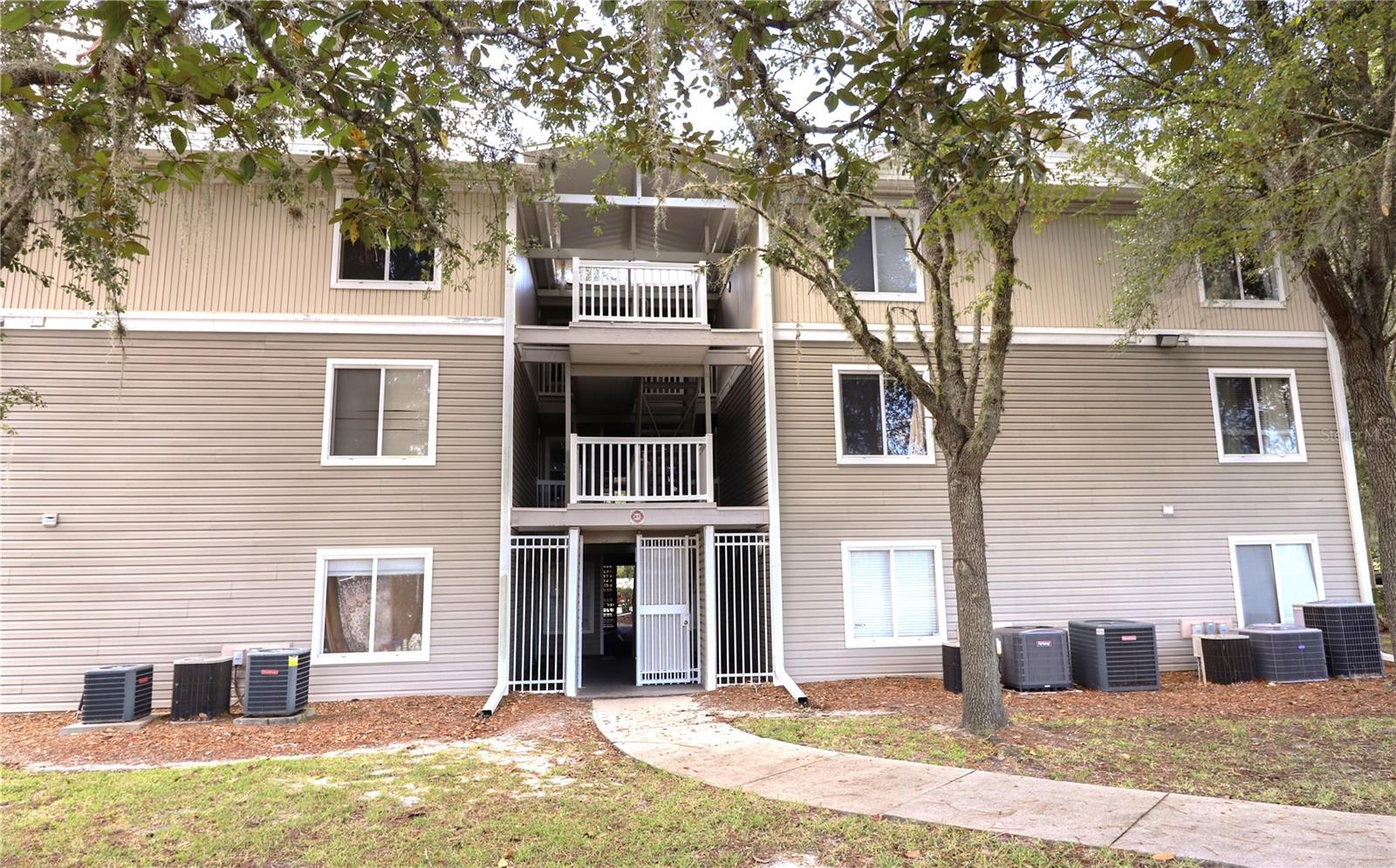 4000 Sw 23rd St #5-307 Room C Property Photo 1