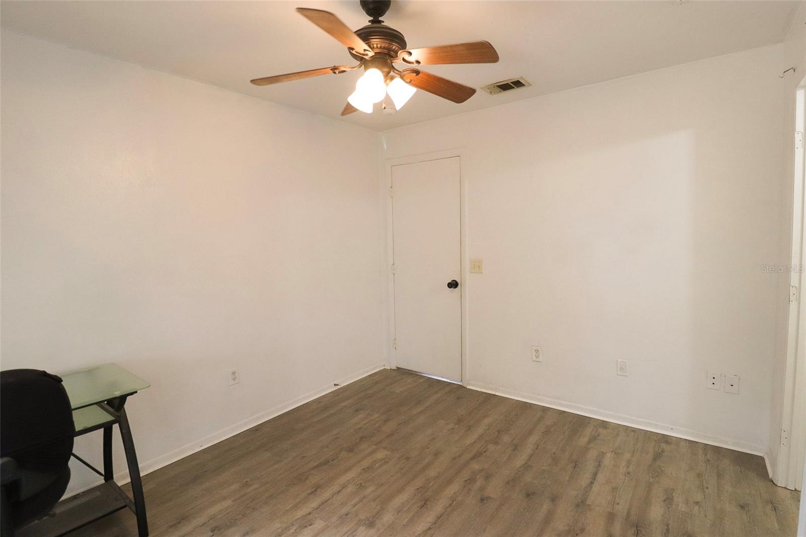 4000 Sw 23rd St #5-307 Room C Property Photo 13