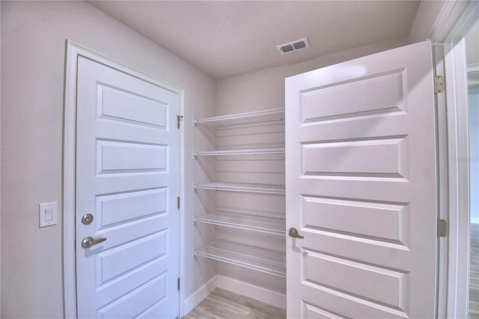 4926 Vue Delac Pass Property Photo 12