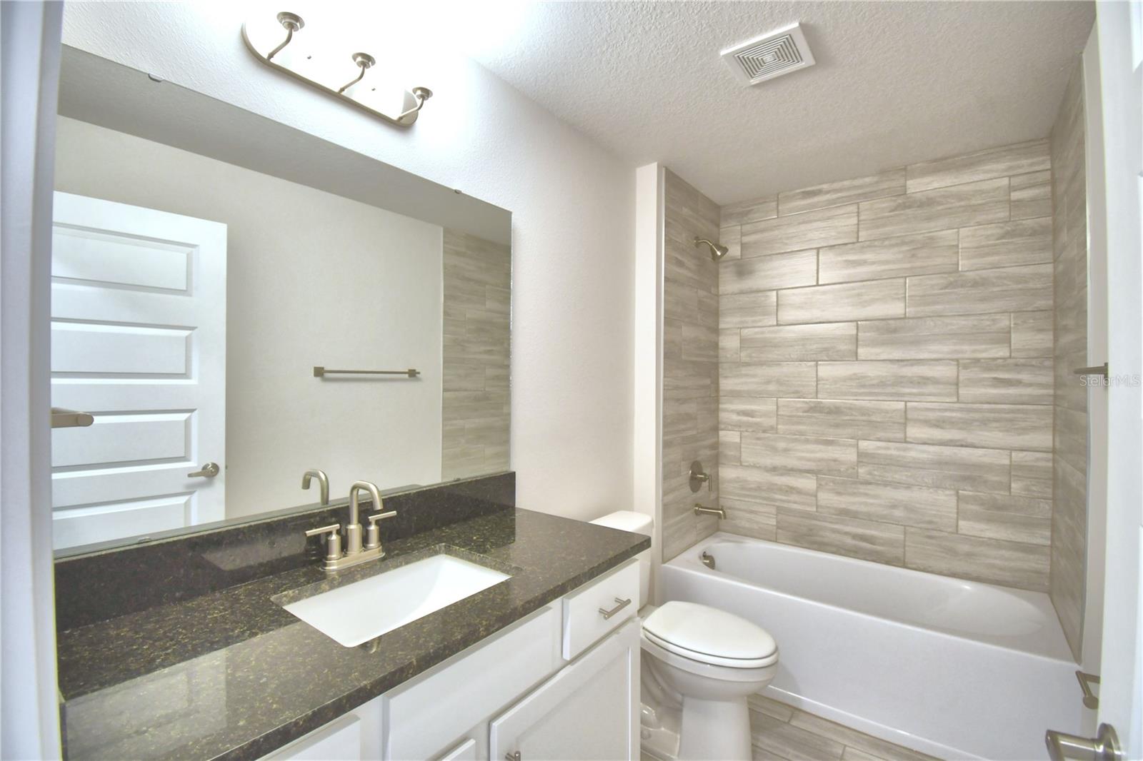 4926 Vue Delac Pass Property Photo 25