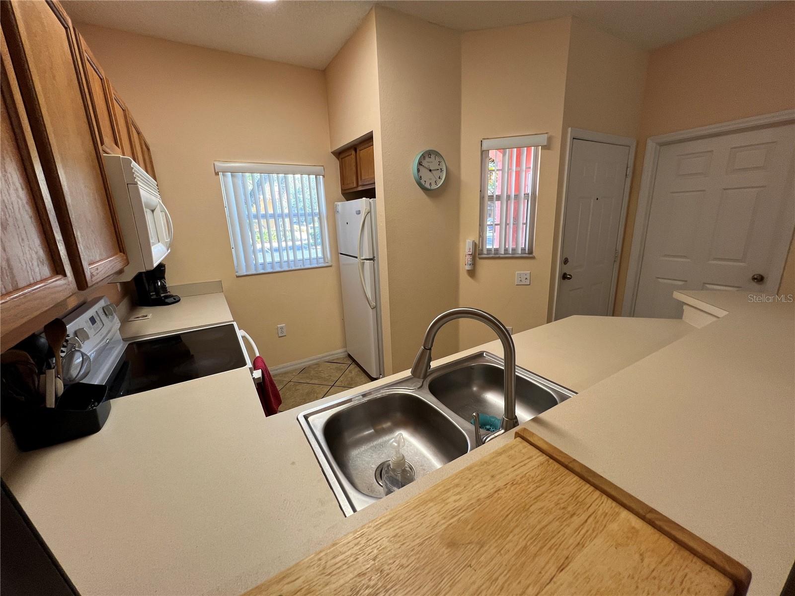 8425 Crystal Cove Loop Property Photo 5