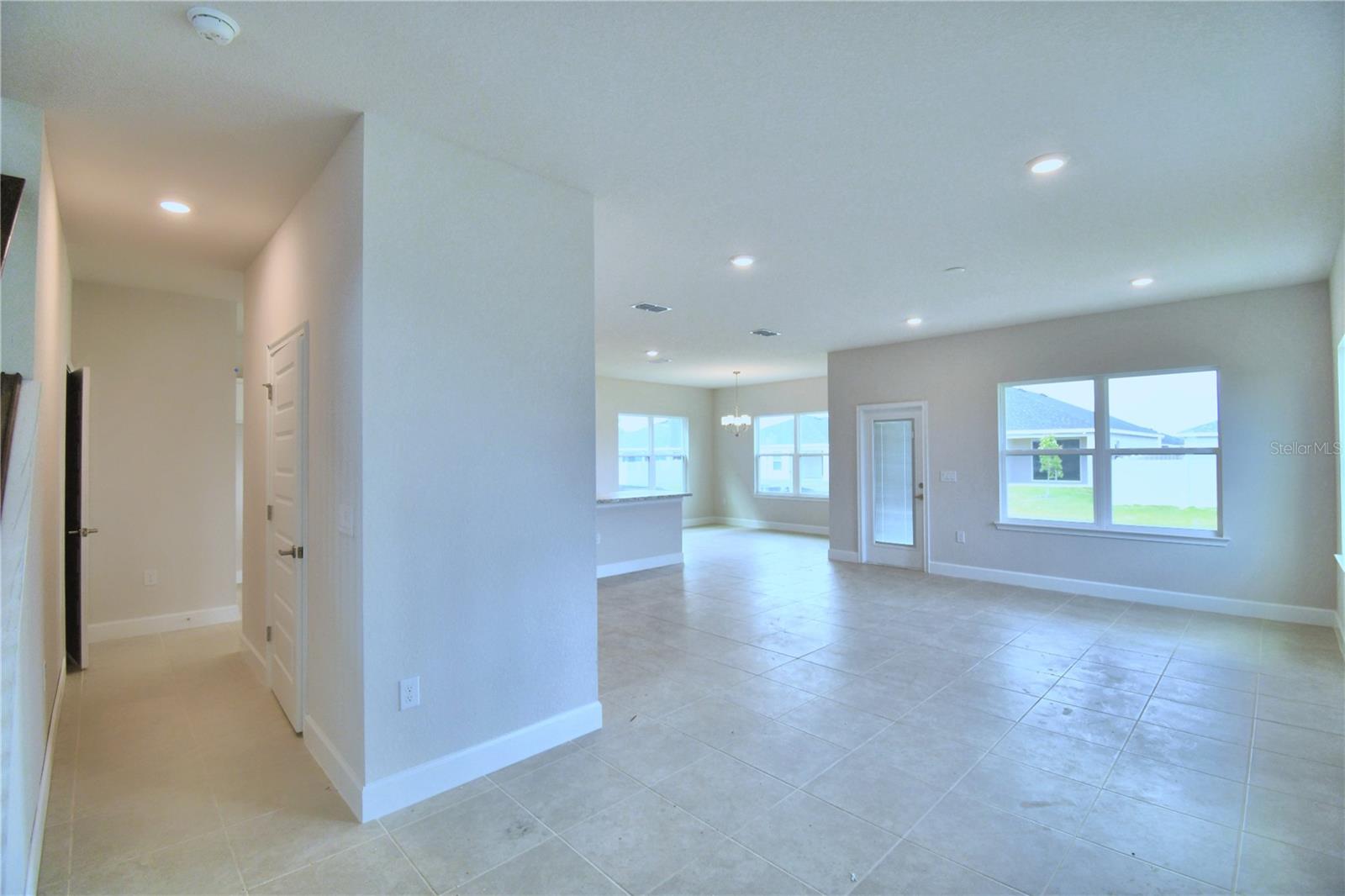 1492 Leamington Ln Property Photo 5