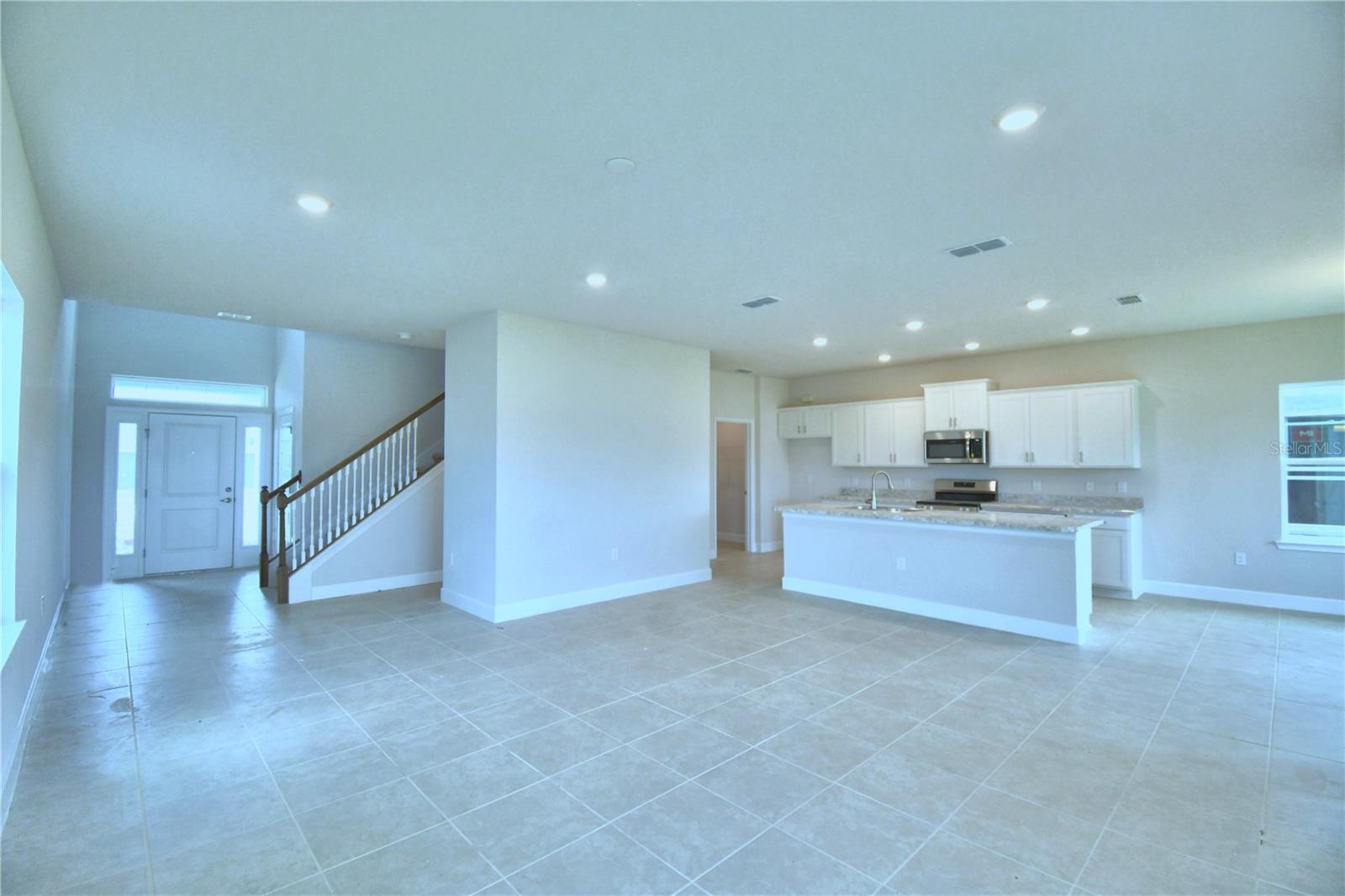 1492 Leamington Ln Property Photo 6