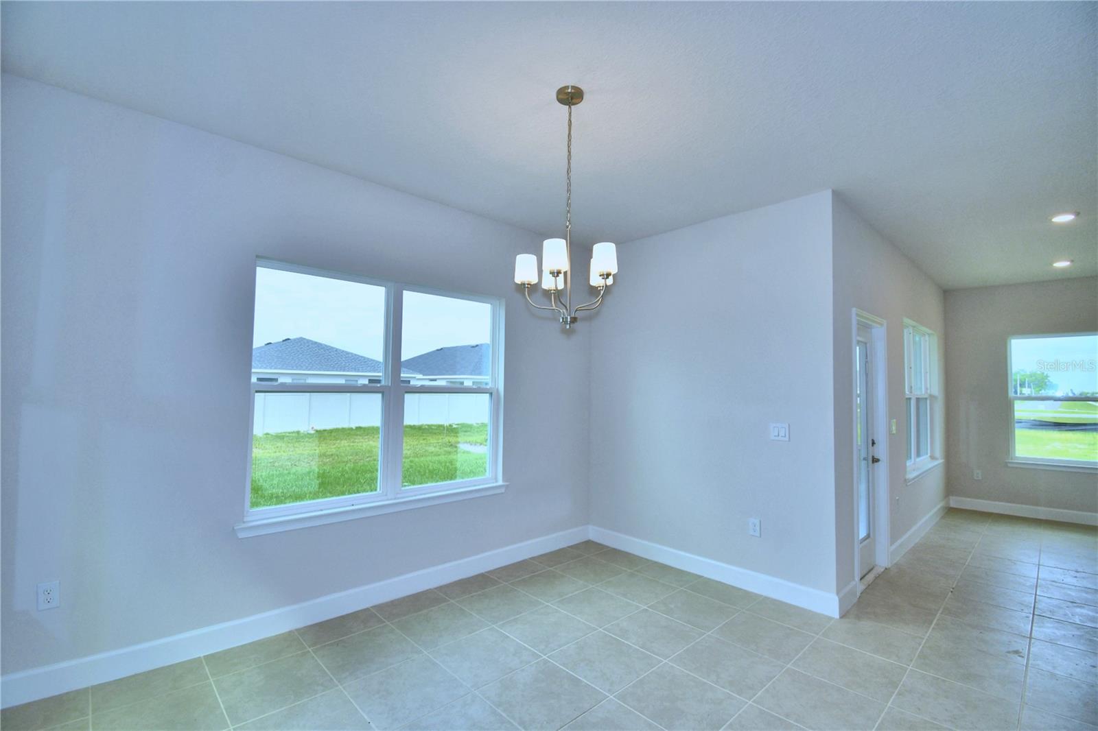 1492 Leamington Ln Property Photo 7