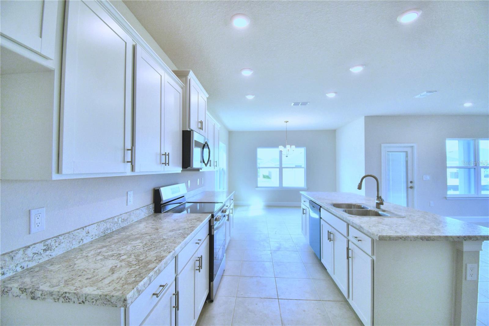 1492 Leamington Ln Property Photo 11