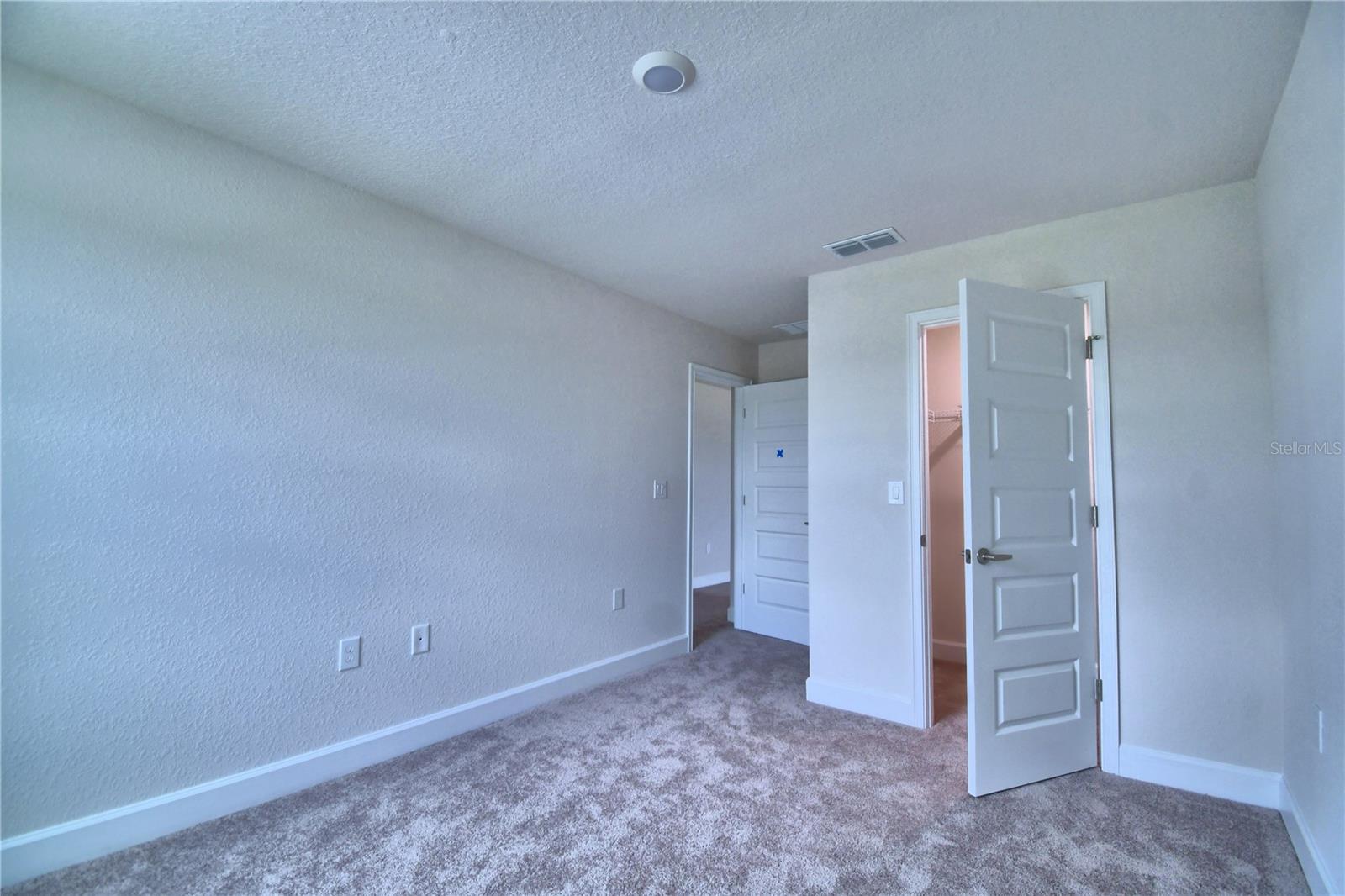 1492 Leamington Ln Property Photo 22