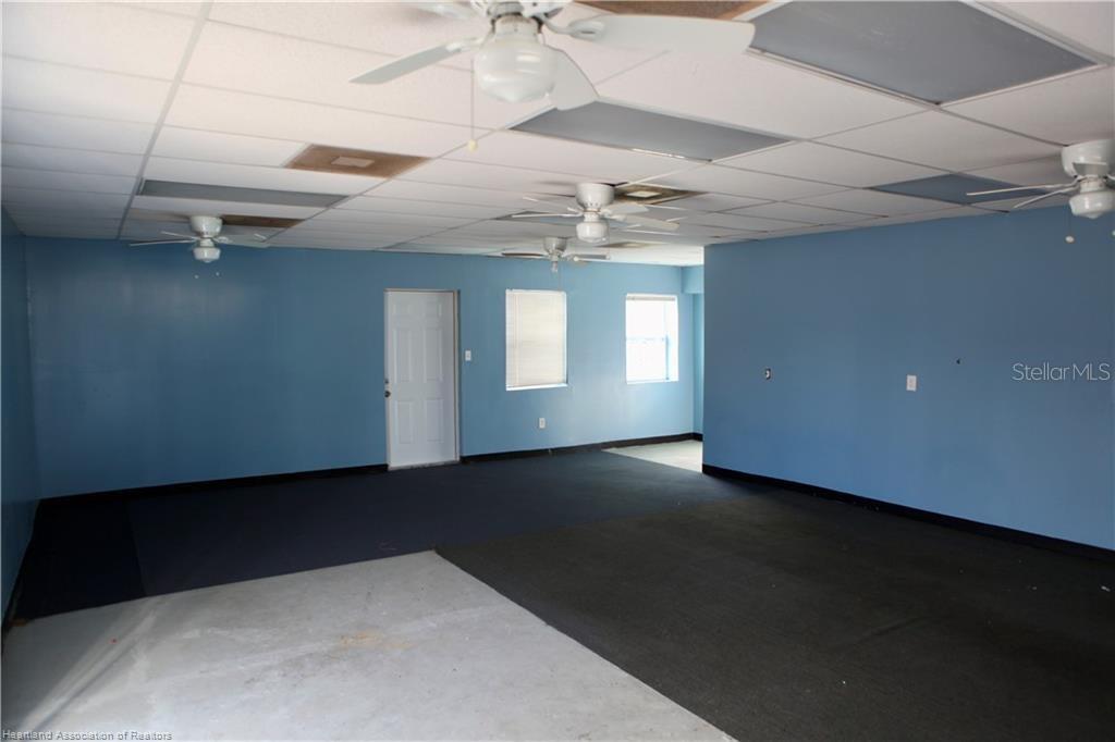 300 N Pine St Property Photo 6