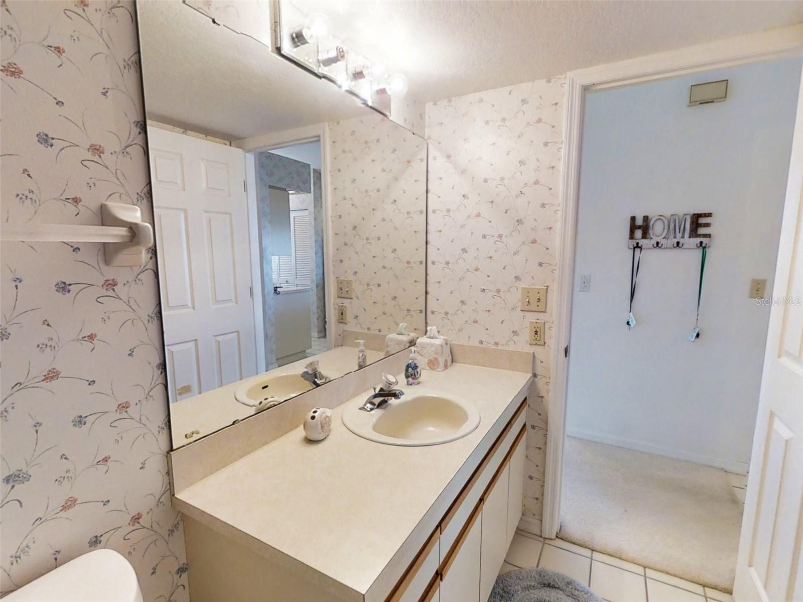 448 Bouchelle Dr #305 Property Photo 6