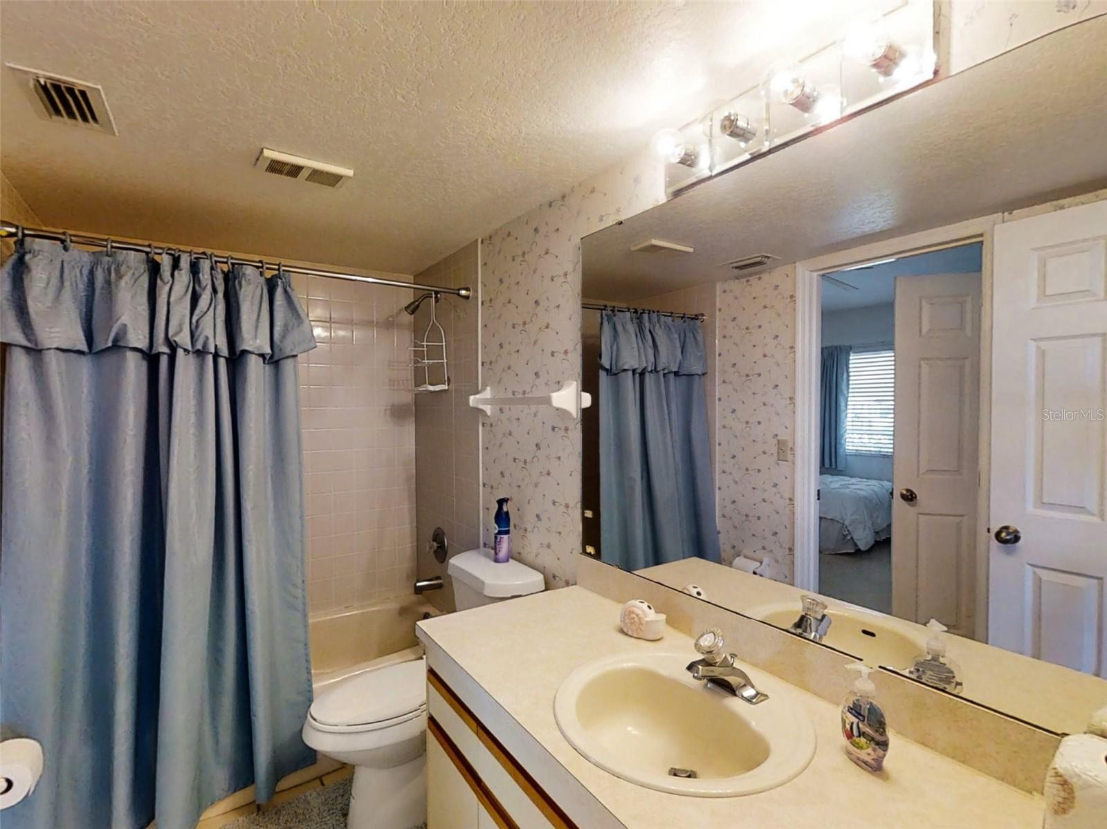 448 Bouchelle Dr #305 Property Photo 7