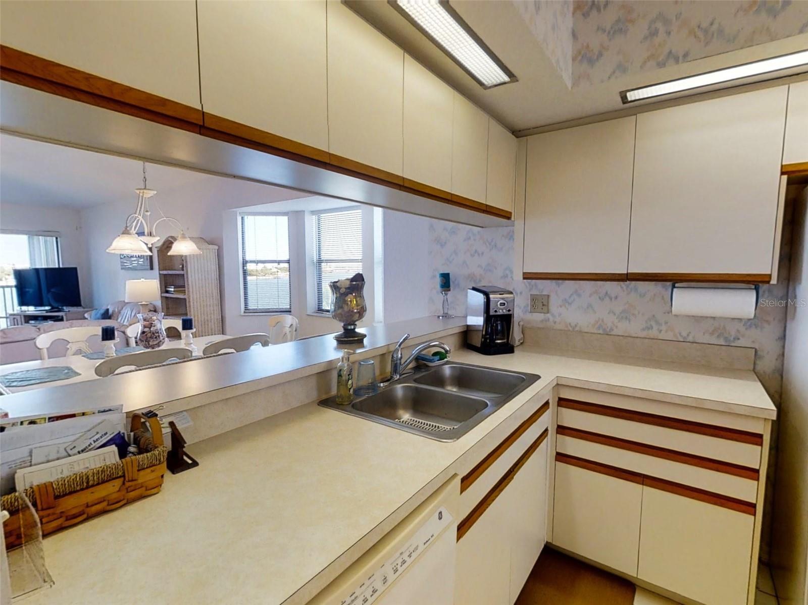 448 Bouchelle Dr #305 Property Photo 8