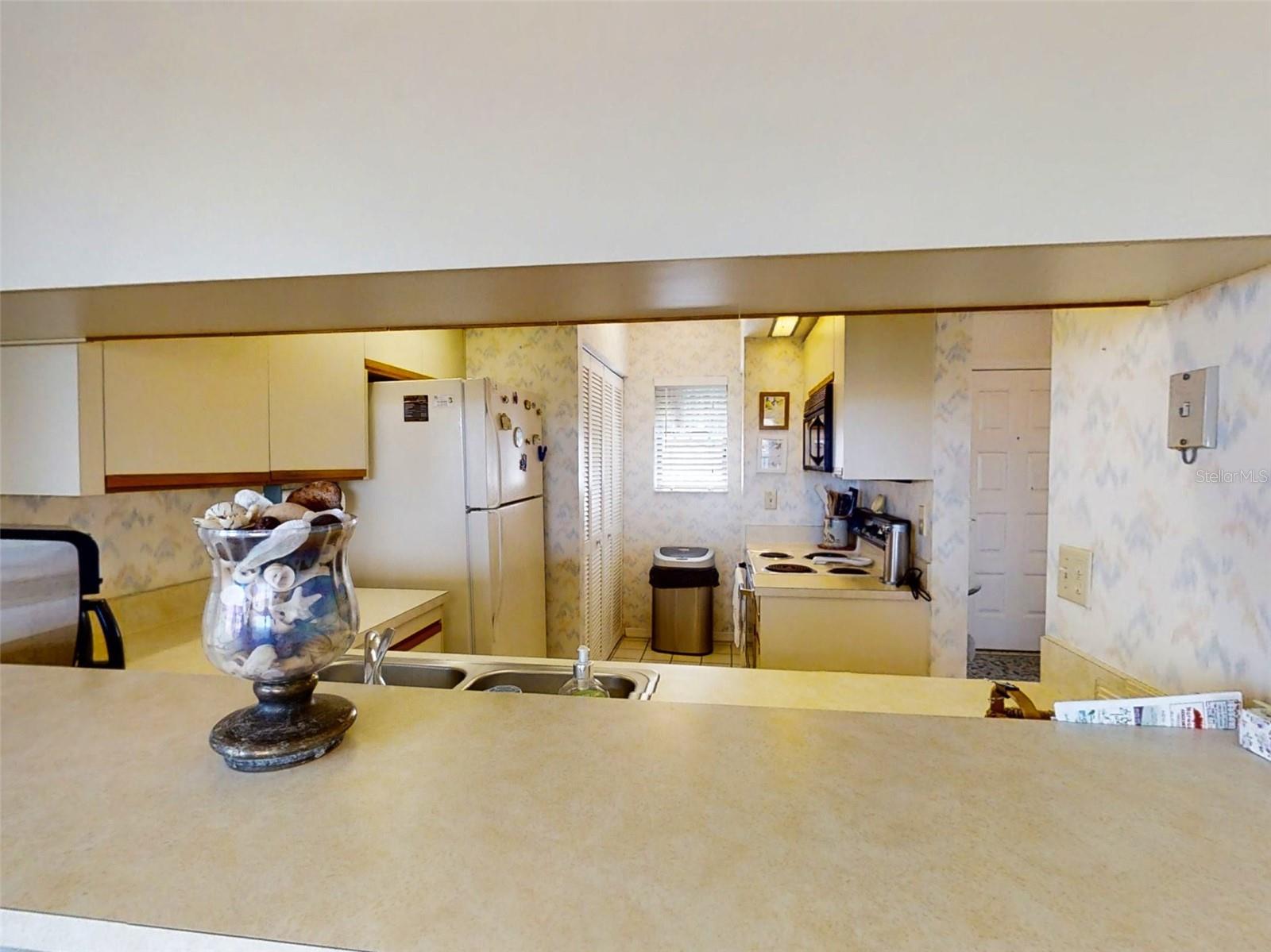 448 Bouchelle Dr #305 Property Photo 12