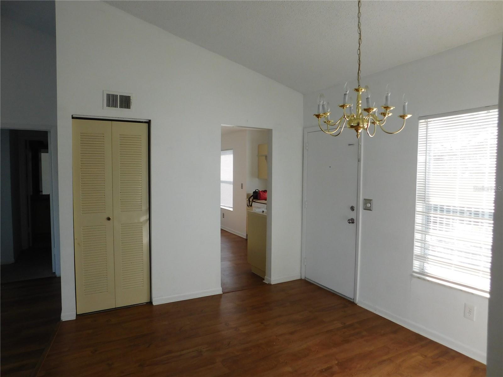 2540 Woodgate Blvd #204 Property Photo 4