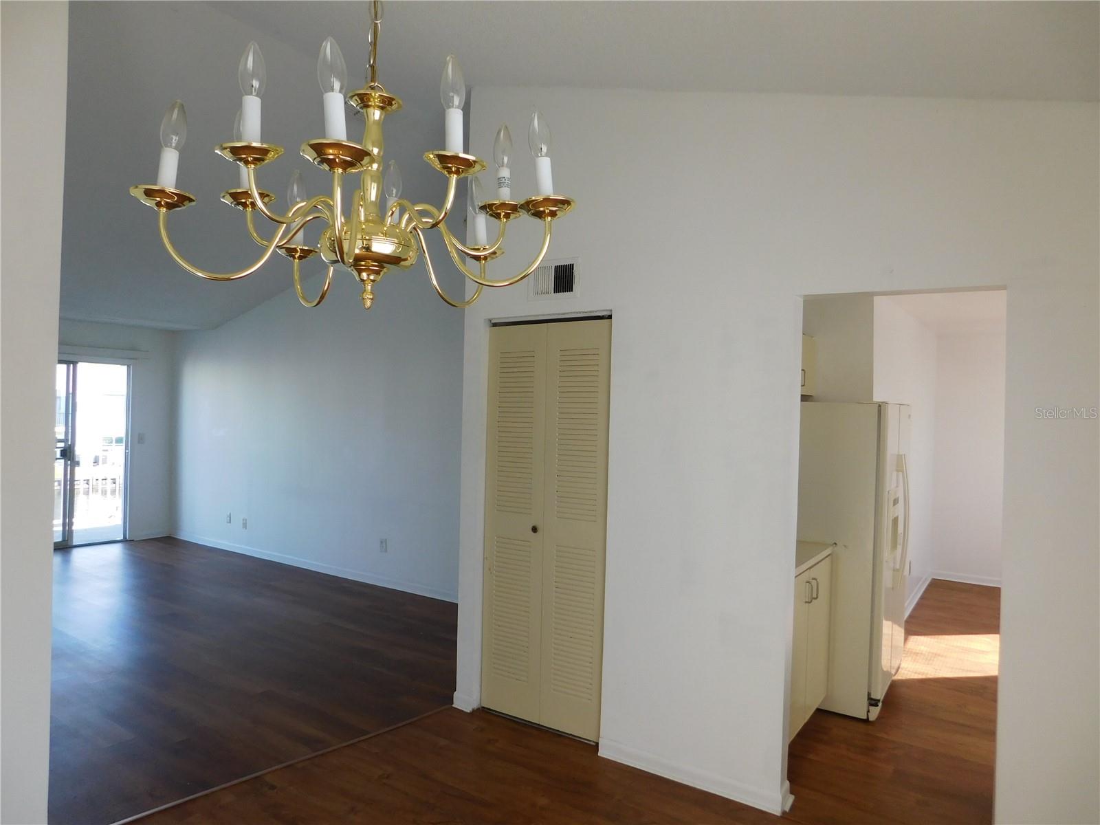 2540 Woodgate Blvd #204 Property Photo 5