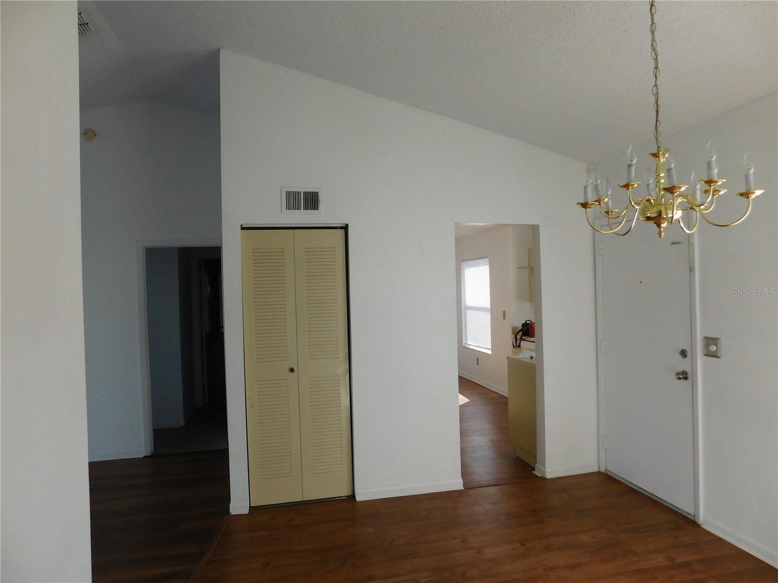 2540 Woodgate Blvd #204 Property Photo 6