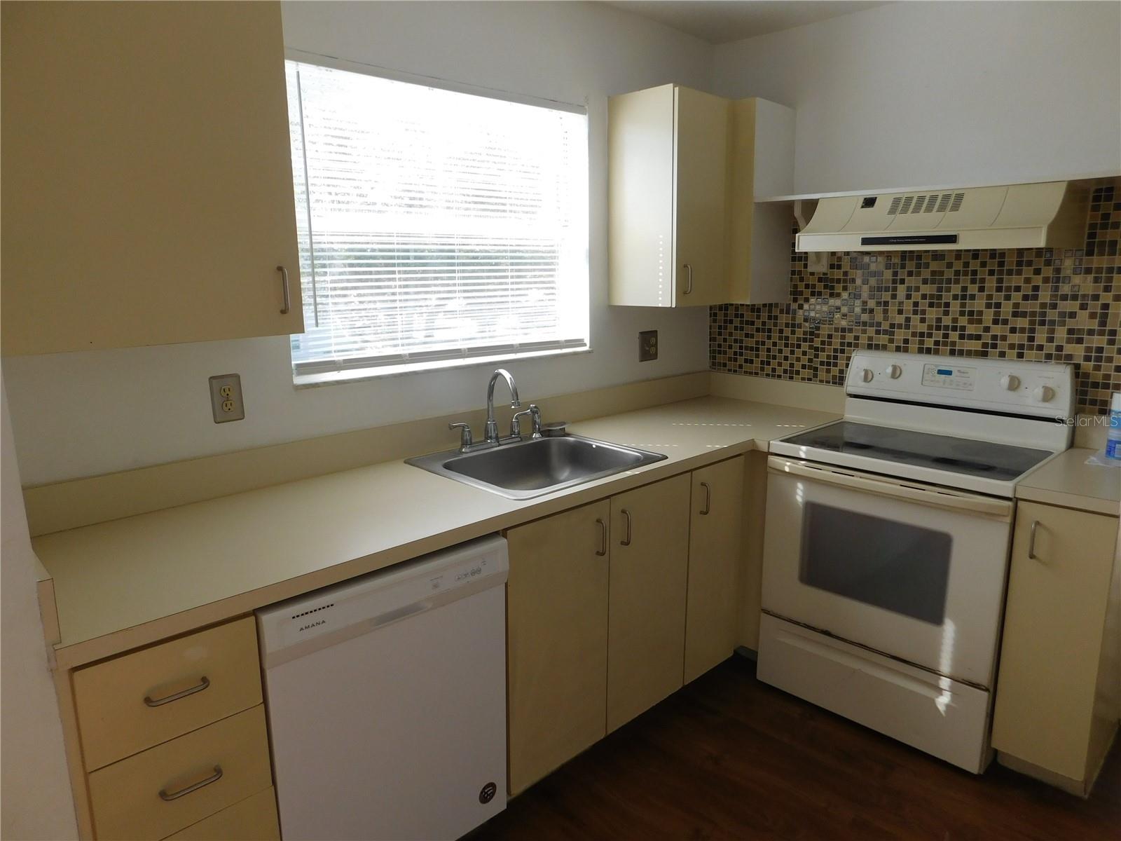 2540 Woodgate Blvd #204 Property Photo 9
