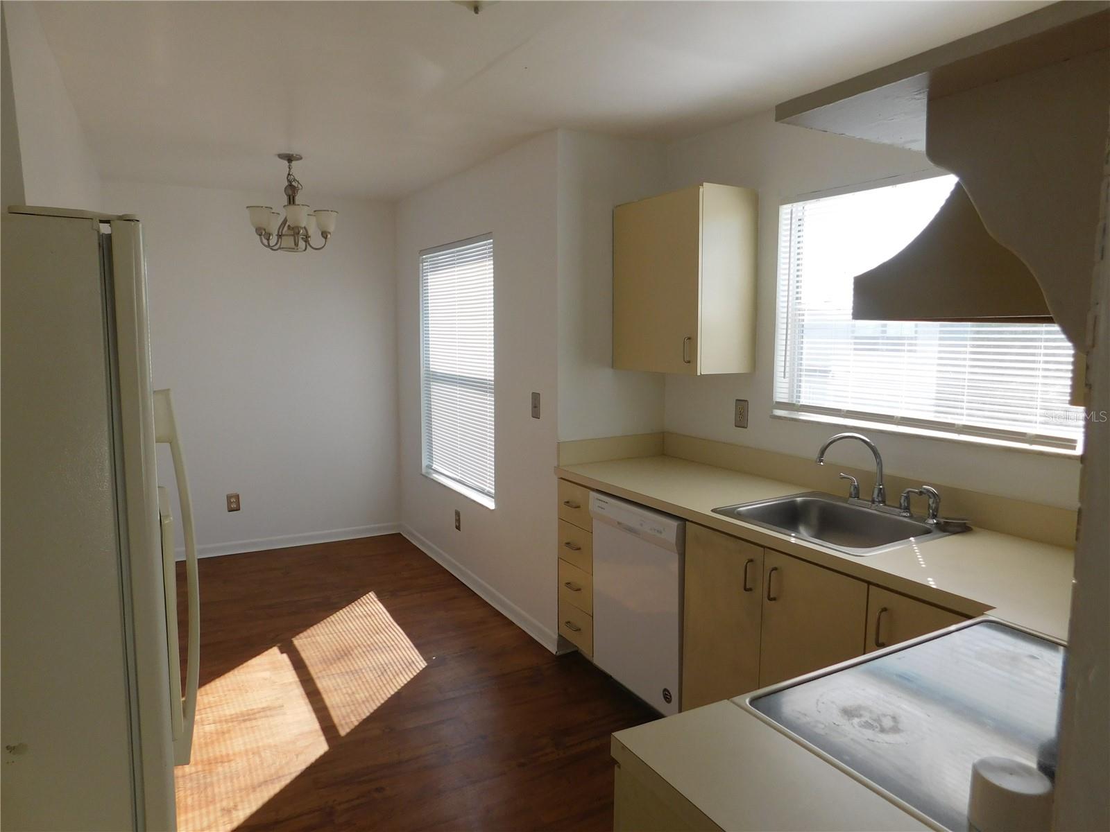 2540 Woodgate Blvd #204 Property Photo 10