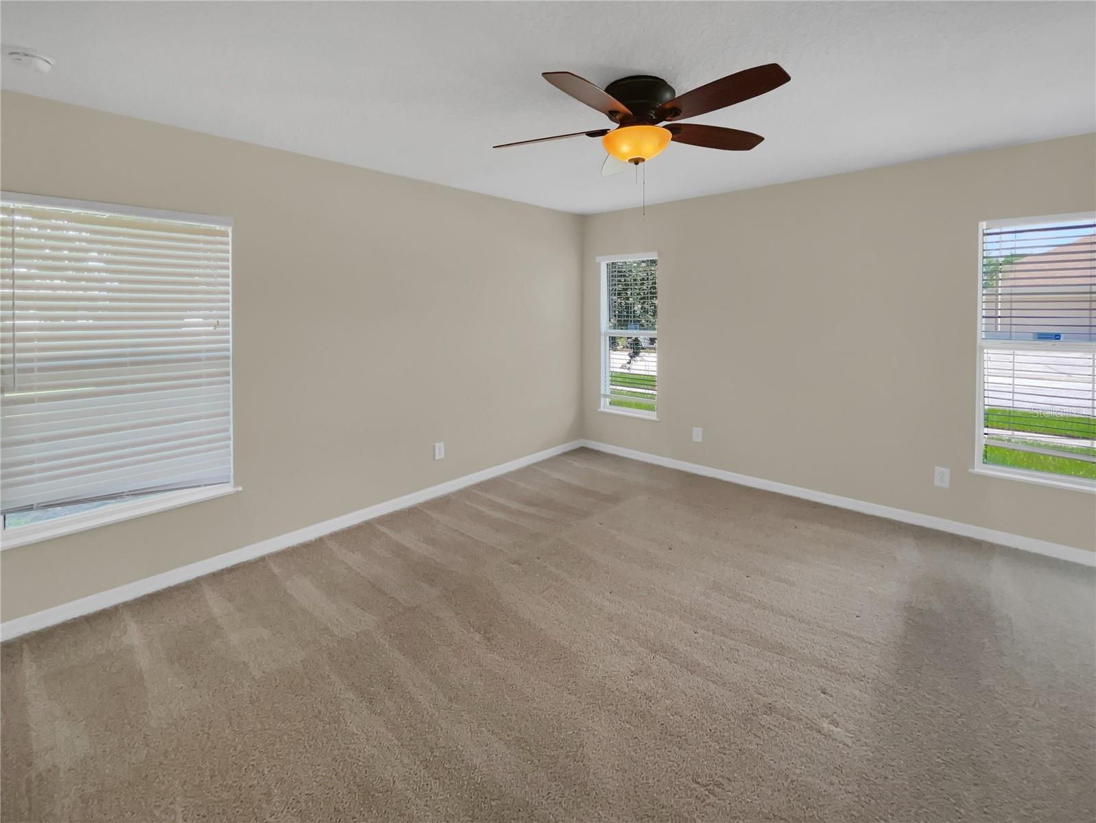 205 Hibiscus St Property Photo 5