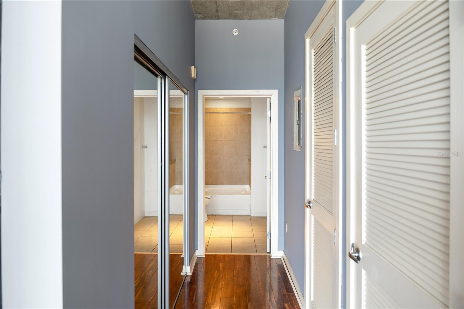 155 S Court Ave #1113 Property Photo 13