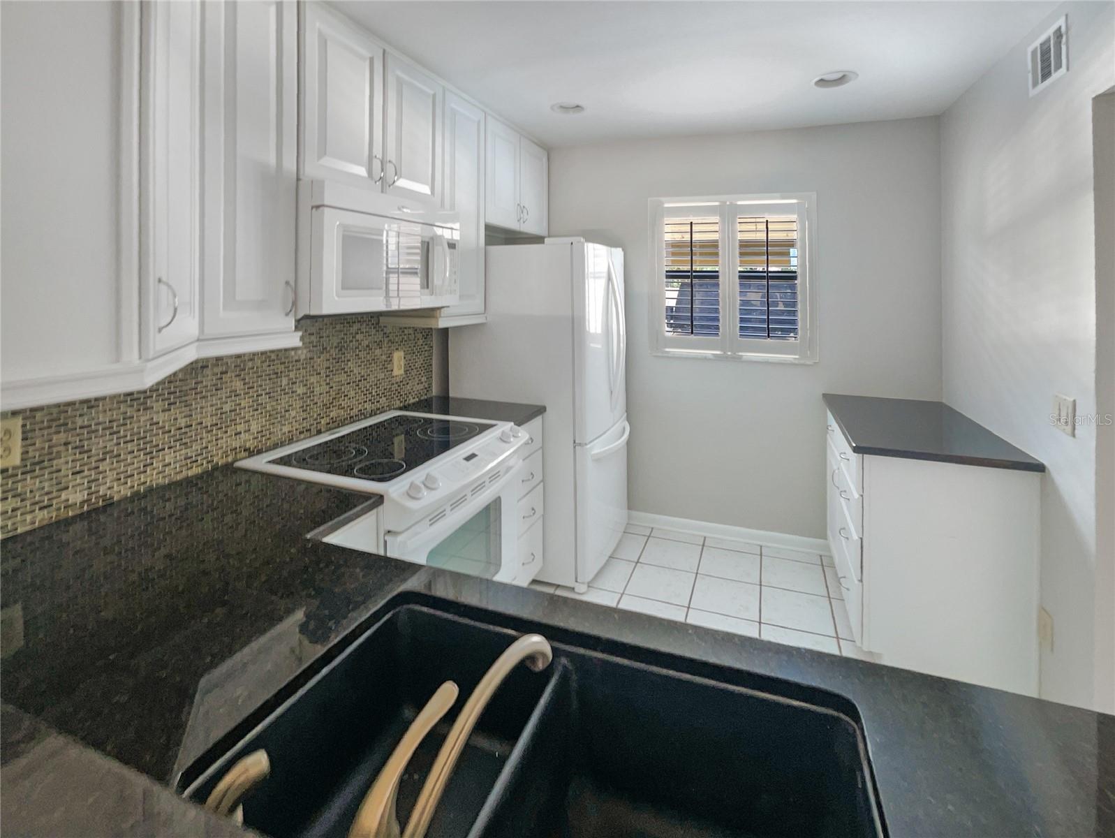 3421 S Carter St #c Property Photo 3