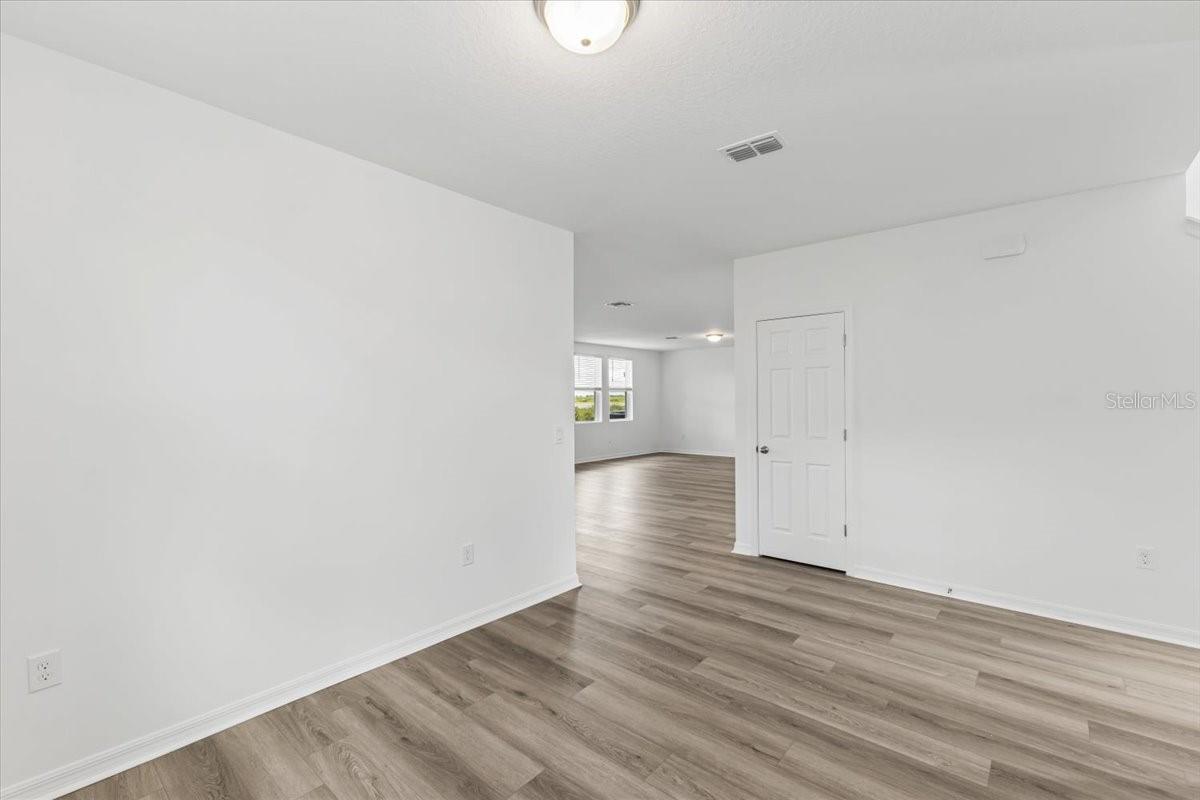 1128 Griffon Ave Property Photo 18