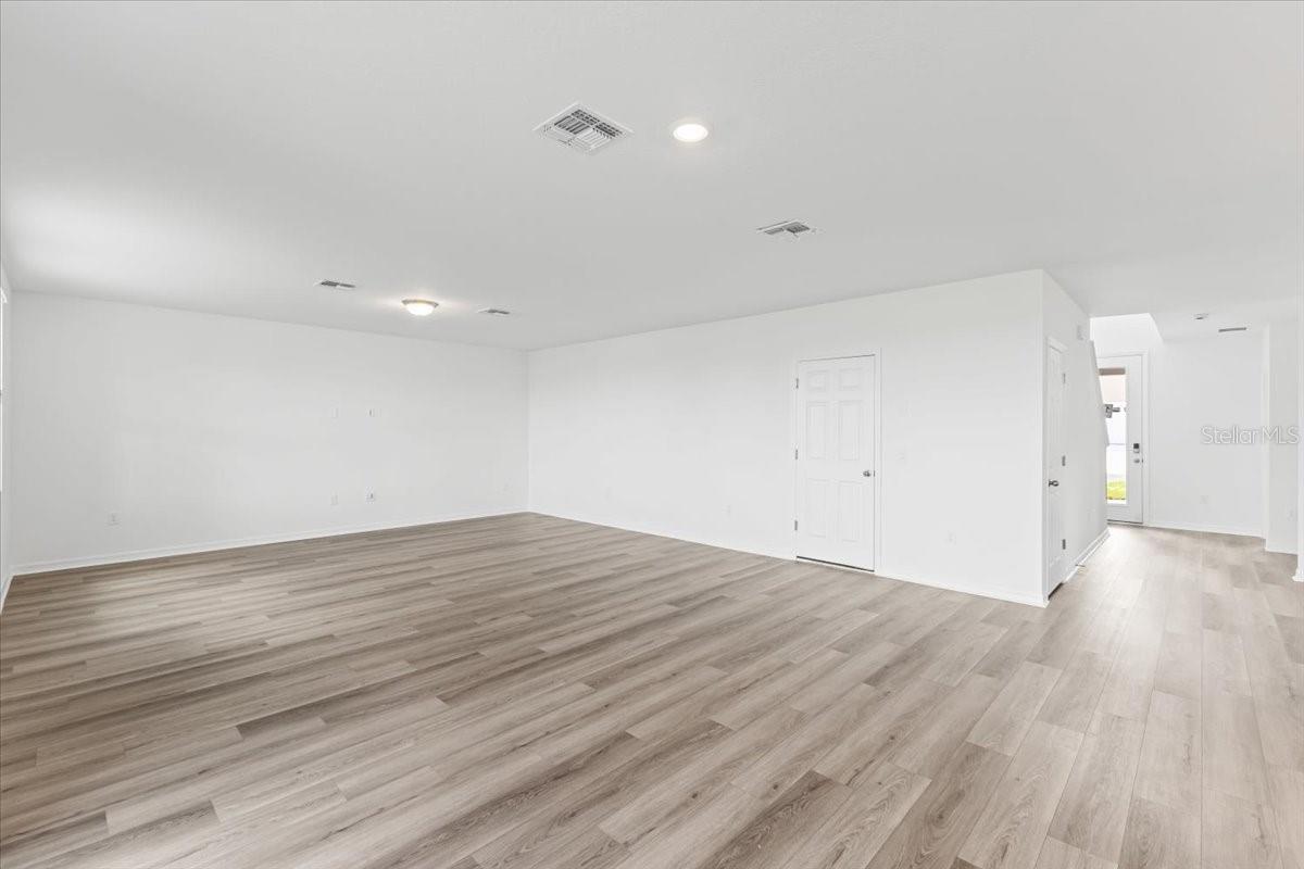 1128 Griffon Ave Property Photo 21