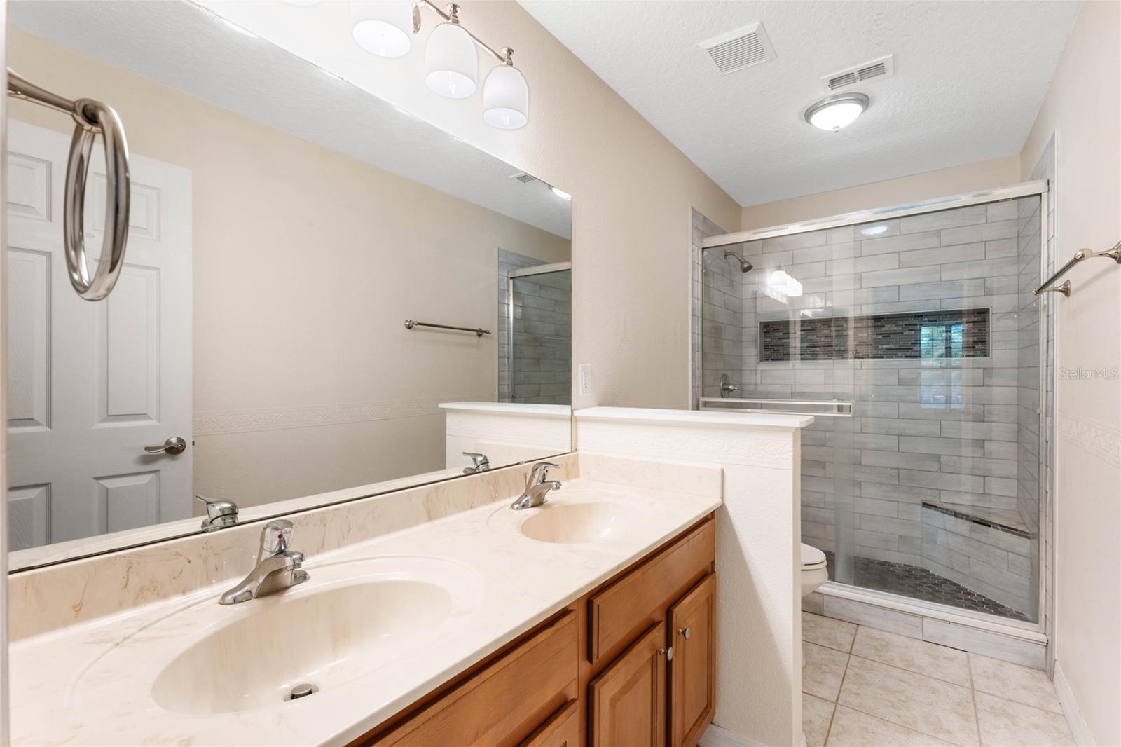 2748 Clinton Heights Ct Property Photo 24
